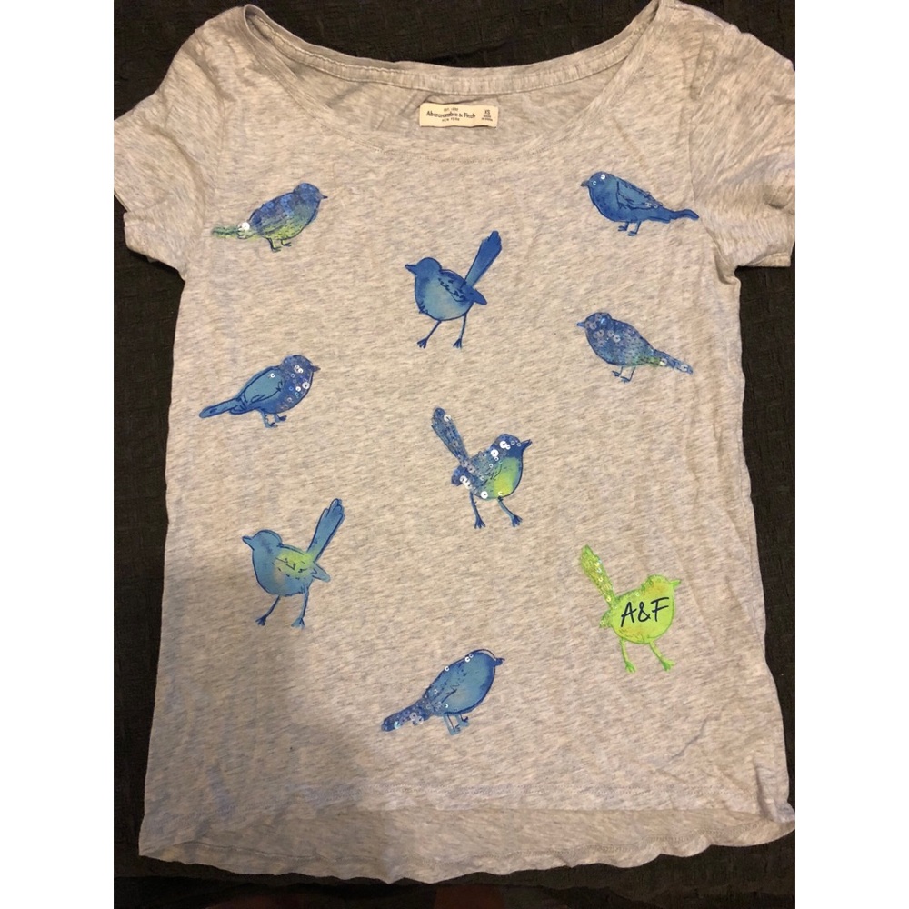Grey graphic tee